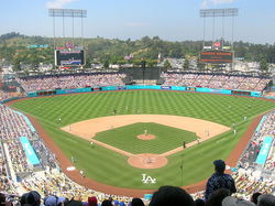 800px-dodger_stadium